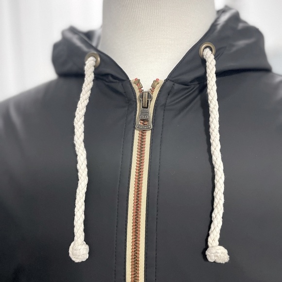 Weatherproof - Vintage Hooded Rain Jacket - Black - Medium - Picture 6 of 9